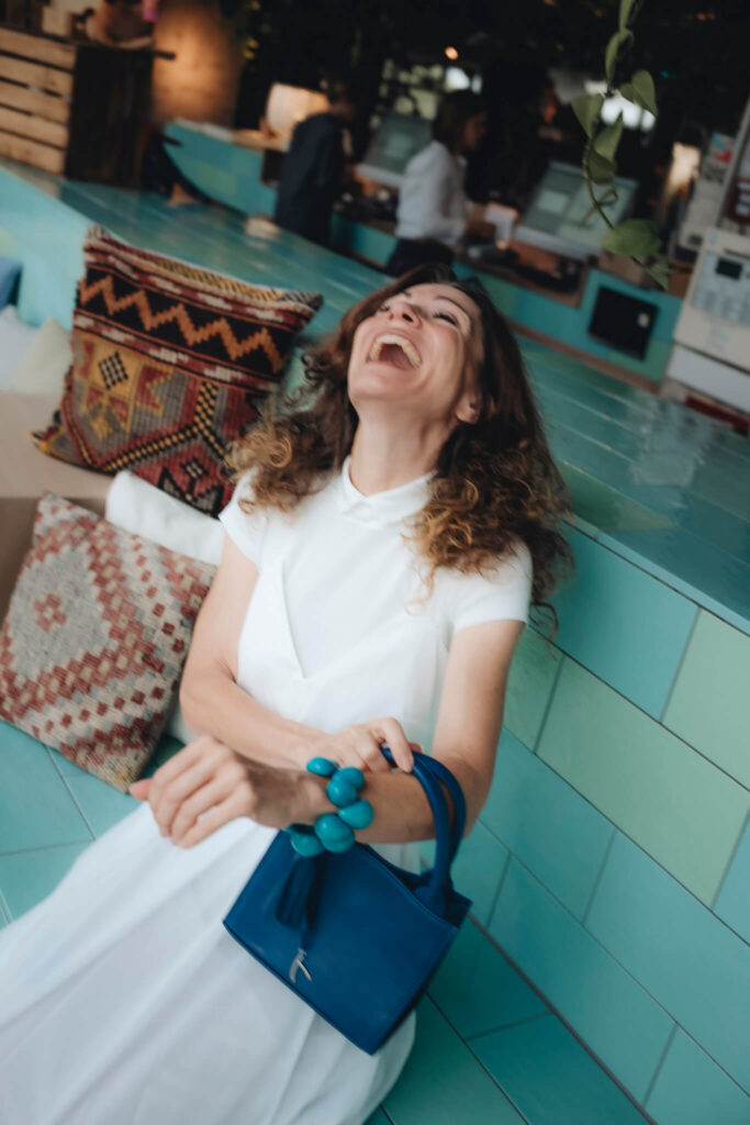 ANNÁ_ABURY_small_13