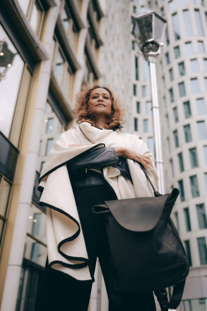 ANNÁ_ABURY_small_28