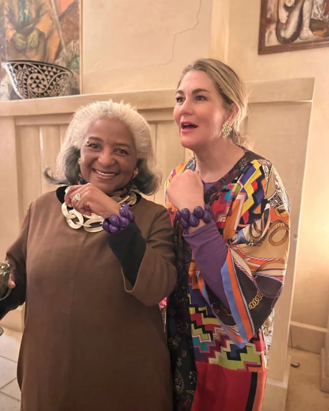 Powerful women, powerful stories 💪

Let us introduce two remarkable women from our network whose journeys inspire and empower.

@meryanneinspired is a hotelier and designer who turned her dream into reality with the boutique hotel Jnane Tamsna, using her platform to celebrate African heritage through hospitality and design.

@lenabud is a coach and intercultural communication expert who empowers women and companies to thrive in international environments.

A few weeks ago, during a truly mind-opening ABURY Journey in Marrakesh, we had the pleasure of bringing together a group of inspiring women from the @vduptodate (Verband deutscher Unternehmerinnen). Among many unforgettable moments, we were especially proud to create space for a meaningful exchange between Meryanne and Elena.

We captured this powerful moment with both of them wearing our handmade ABURY tagua bracelets – beautiful symbols of tradition, connection, and women's empowerment. 💜

Thank you, Meryanne and Elena, for being such inspiring role models and for sharing our mission to support women in unlocking their potential and leading self-determined lives.

Together, we are shaping a brighter, more inclusive future.

#womenempoweringwomen #globalsisterhood #ABURY #handmadewithpurpose #leadership #culturalxchange #MeryanneLoumMartin #ElenaBudinstein
